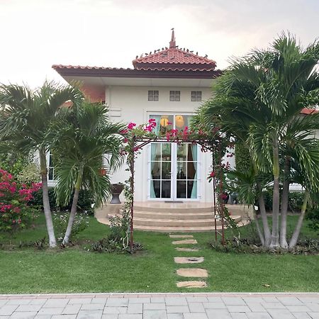Villa Bougainvillea HHQ Buitenkant foto